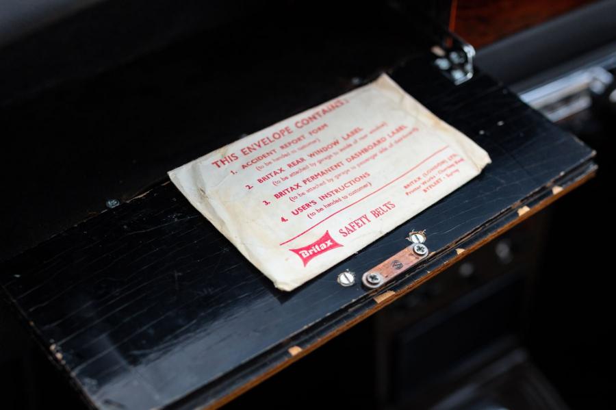 Детали интерьера Austin Mini Cooper Radford (ADO15) 1965 года  (фото 17 из 20)